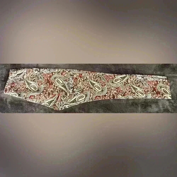 💟Paisley Print Leggings - Picture 5 of 13